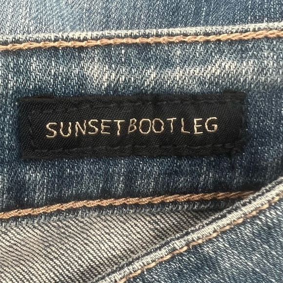 Jessica Simpson Distressed Sunset Bootleg Denim Jeans Size 32 Women's - Picture 5 of 6